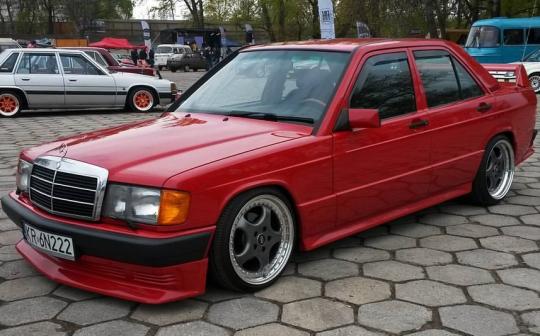 C - 190/W201 KAMEI DEFENSA DELANTERA