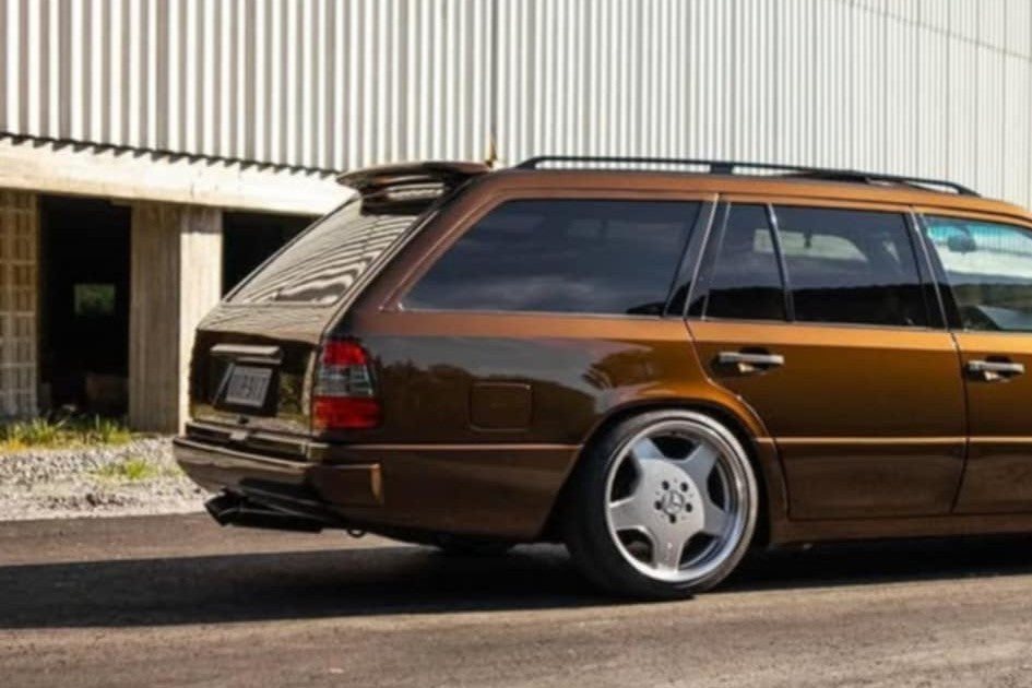 E - W124 ALERÓN RANCHERO