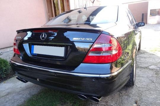 E - W211 BOOT LIP