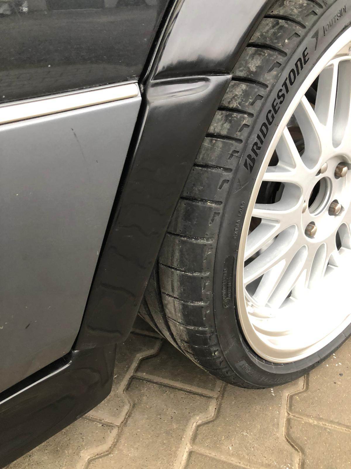 E - W124 GUARDABARROS TRASEROS ANCHOS 