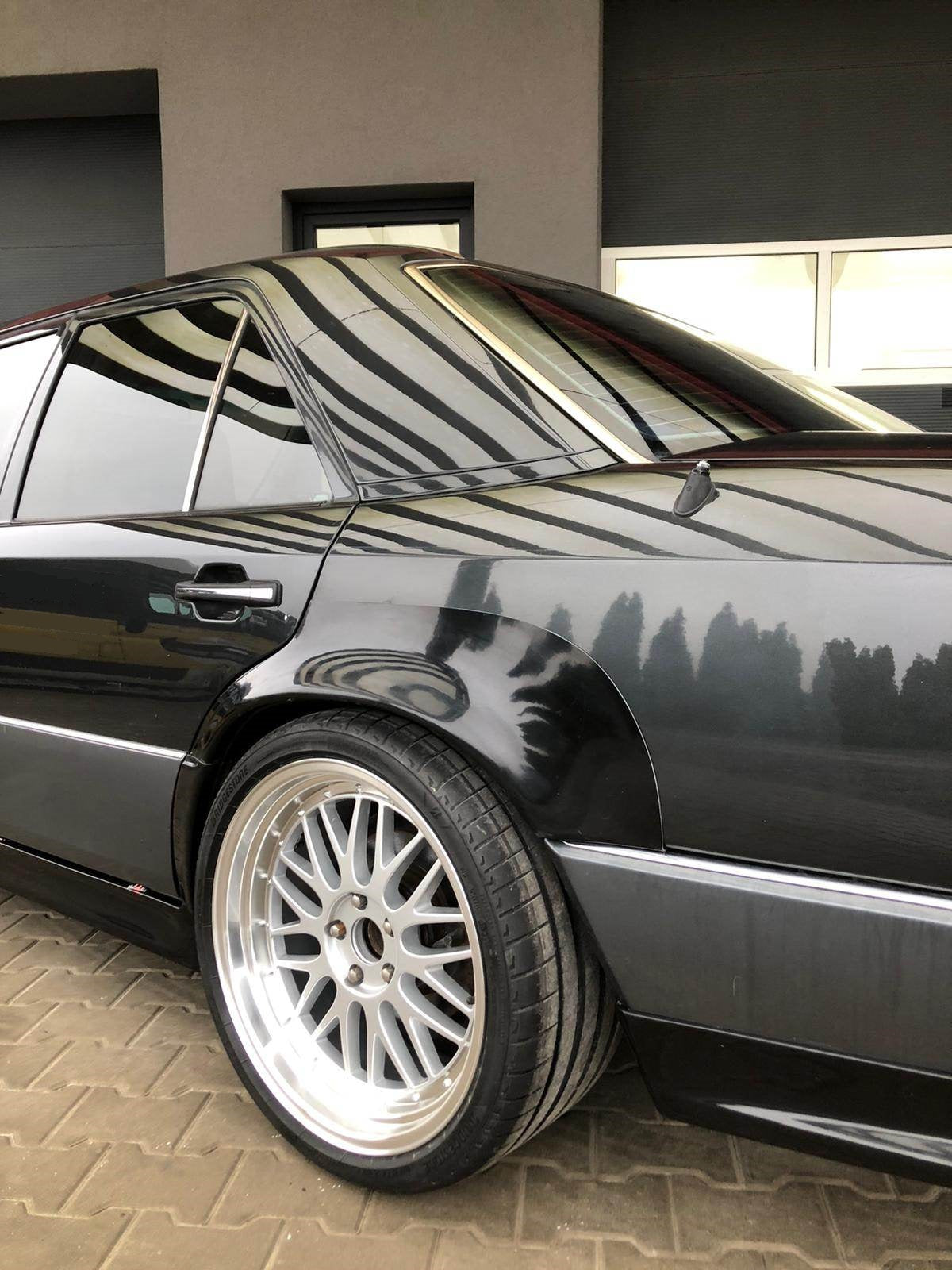 E - W124 GUARDABARROS TRASEROS ANCHOS 