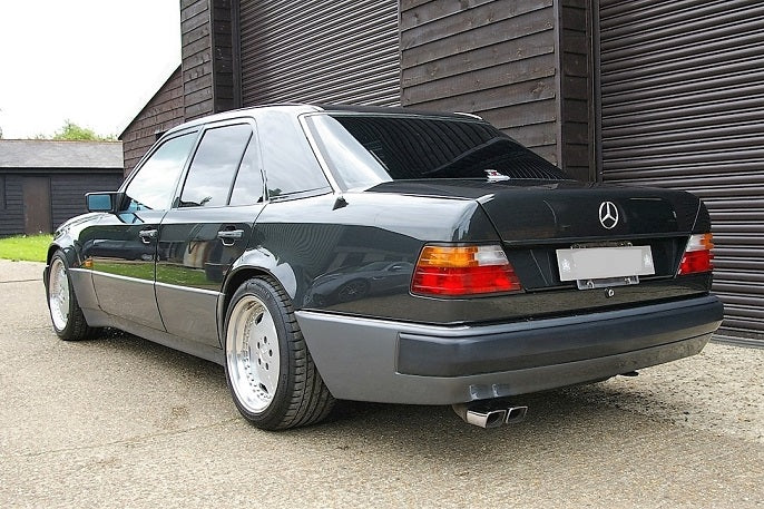 E - W124 WB E500 PARACHOQUES TRASERO