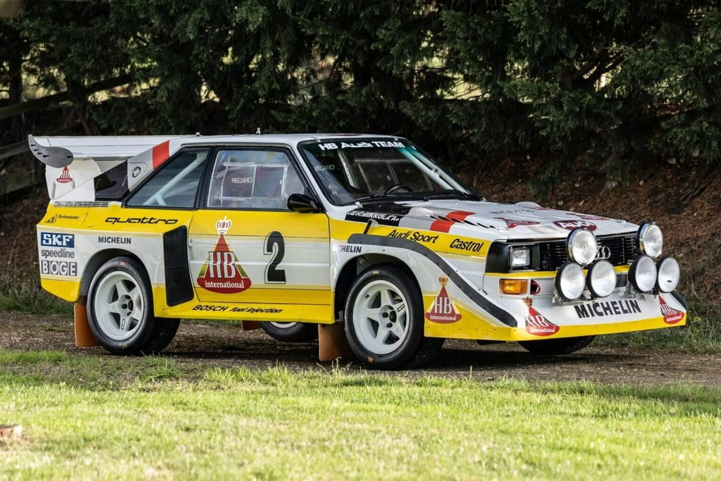 B -  SPORT QUATTRO S1 E2 KIT DE CARROCERÍA 