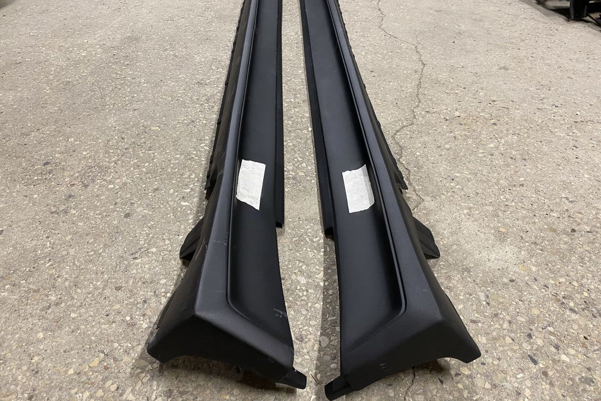 E - W124 AMG SIDE SKIRTS COUPE